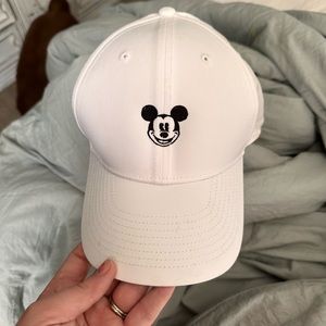 BRAND NEW DISNEY MICKEY MOUSE NIKE HAT